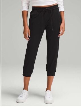 Lululemon- Soft Jersey Classic-Fit Mid Rise Cropped Jogger- Size 10